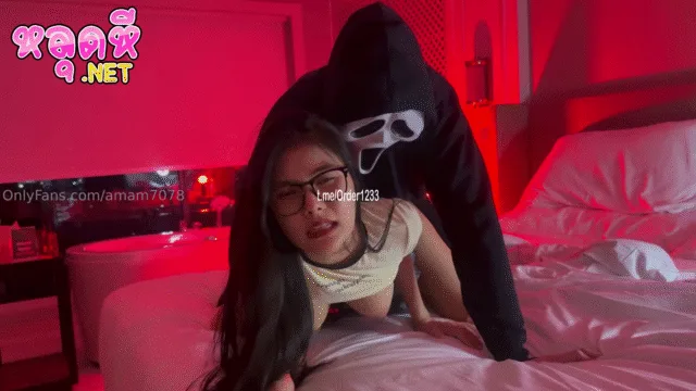 คลิปหลุดOnlyfans amam7078 น้องแอมสาวตัวเล็กหุ่นบางๆพึ่งทำจมูกมาแท้ๆ มาโดนฝรั่งควยใหญ่ มาจับเย็ดท่าหมาเย็ดเสียวกระแทกหีโยกควยร่อนเอวสุดเเซ่บ จับเย็ดกันอย่างเด็ด นวดนมสุดเสียวซอยหีอย่างมันส์